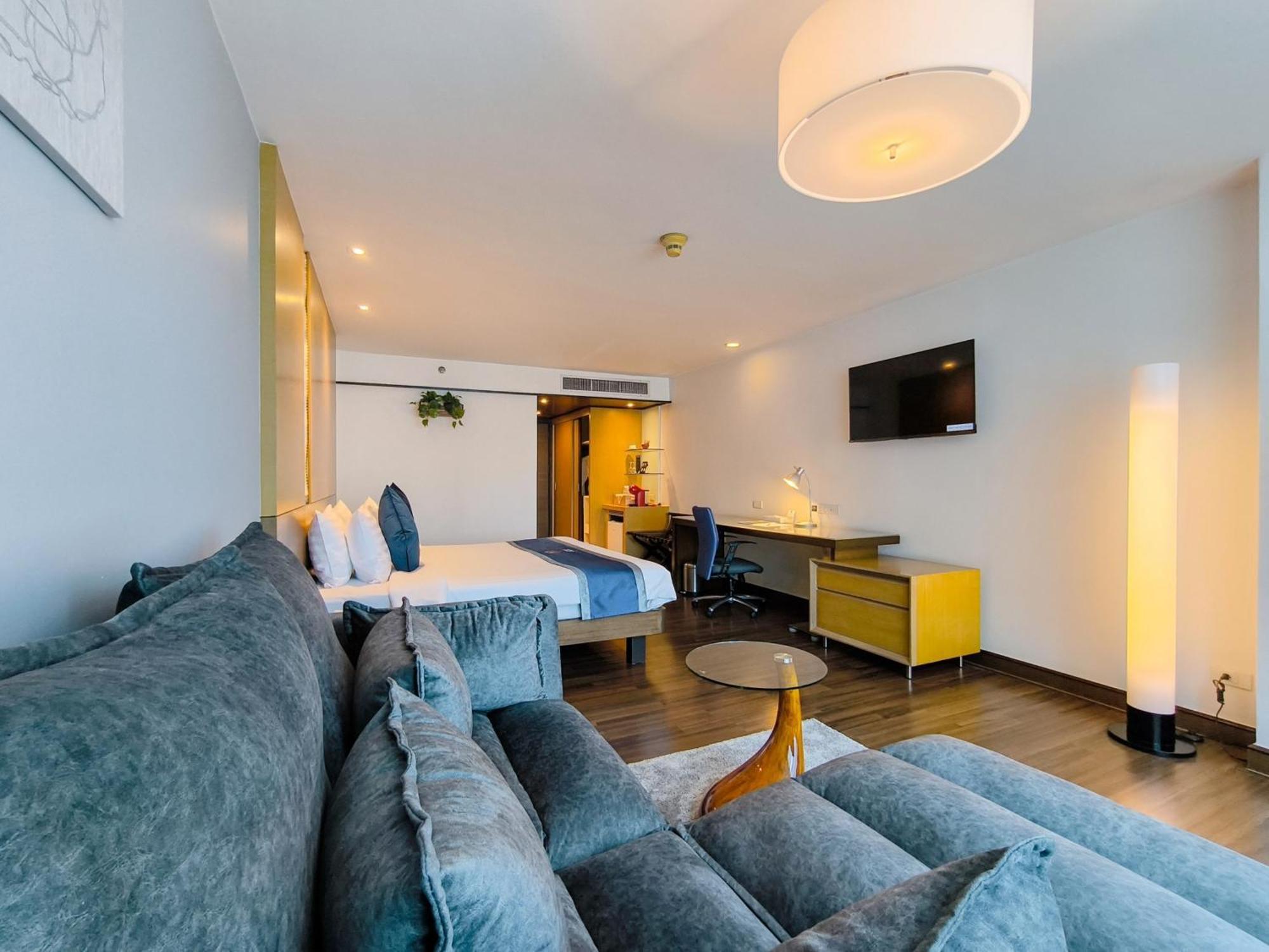 Bangkok Hotel Lotus Sukhumvit 33 By Compass Hospitality Exterior photo