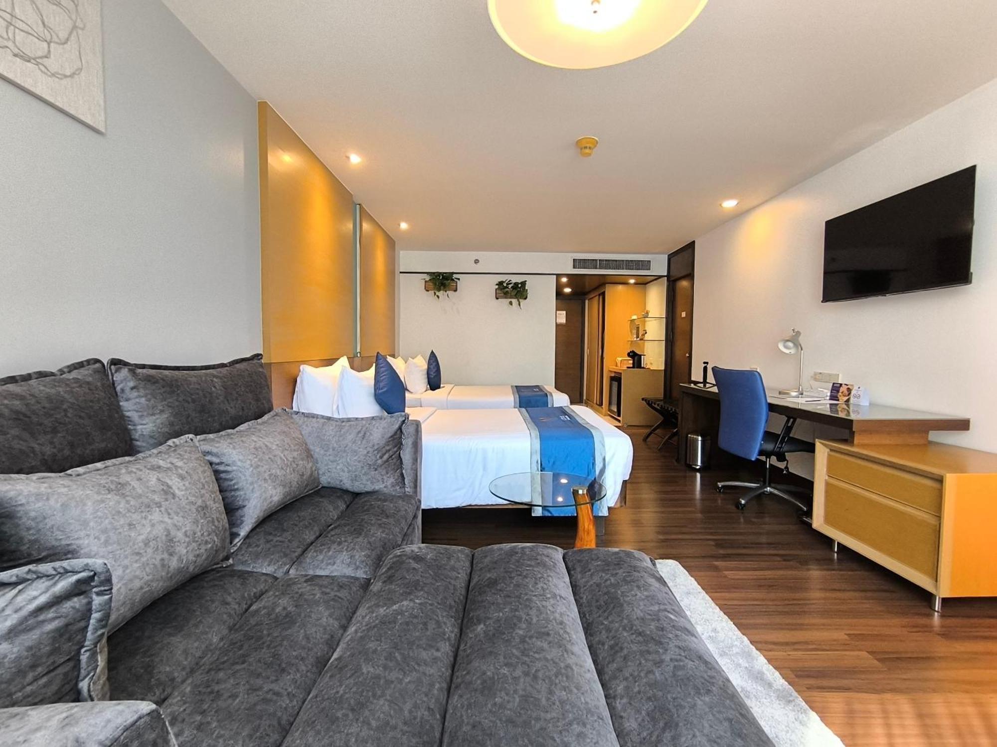 Bangkok Hotel Lotus Sukhumvit 33 By Compass Hospitality Exterior photo