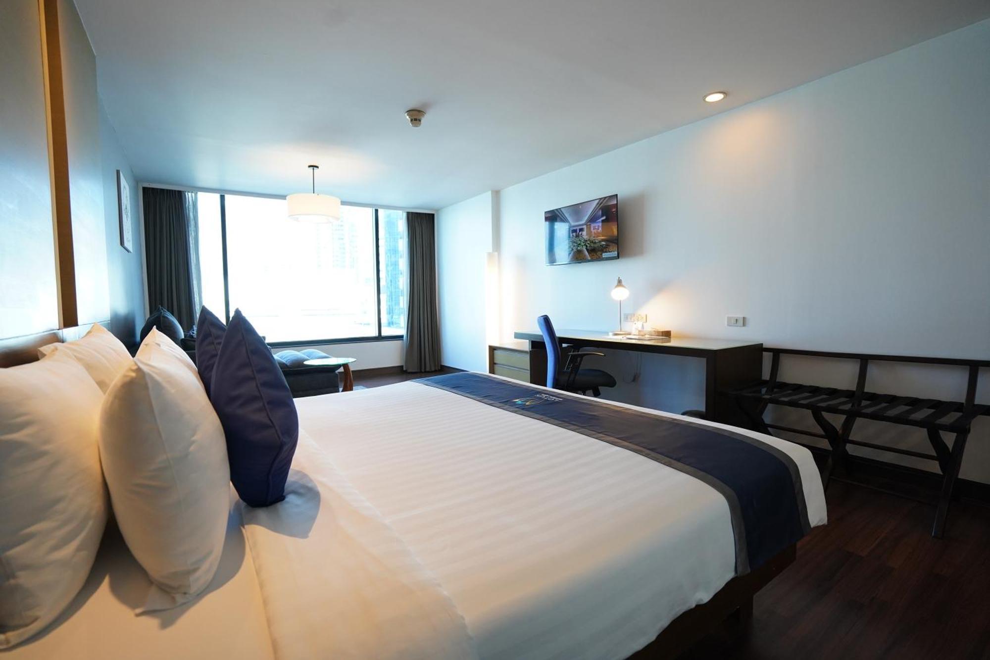 Bangkok Hotel Lotus Sukhumvit 33 By Compass Hospitality Exterior photo