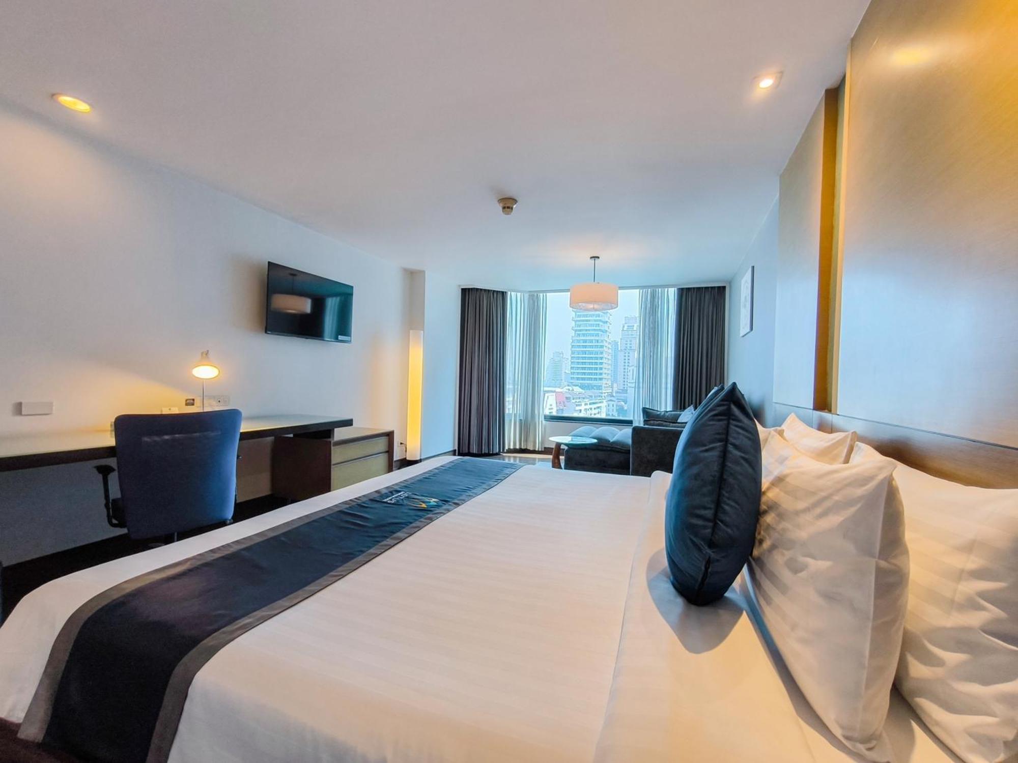 Bangkok Hotel Lotus Sukhumvit 33 By Compass Hospitality Exterior photo