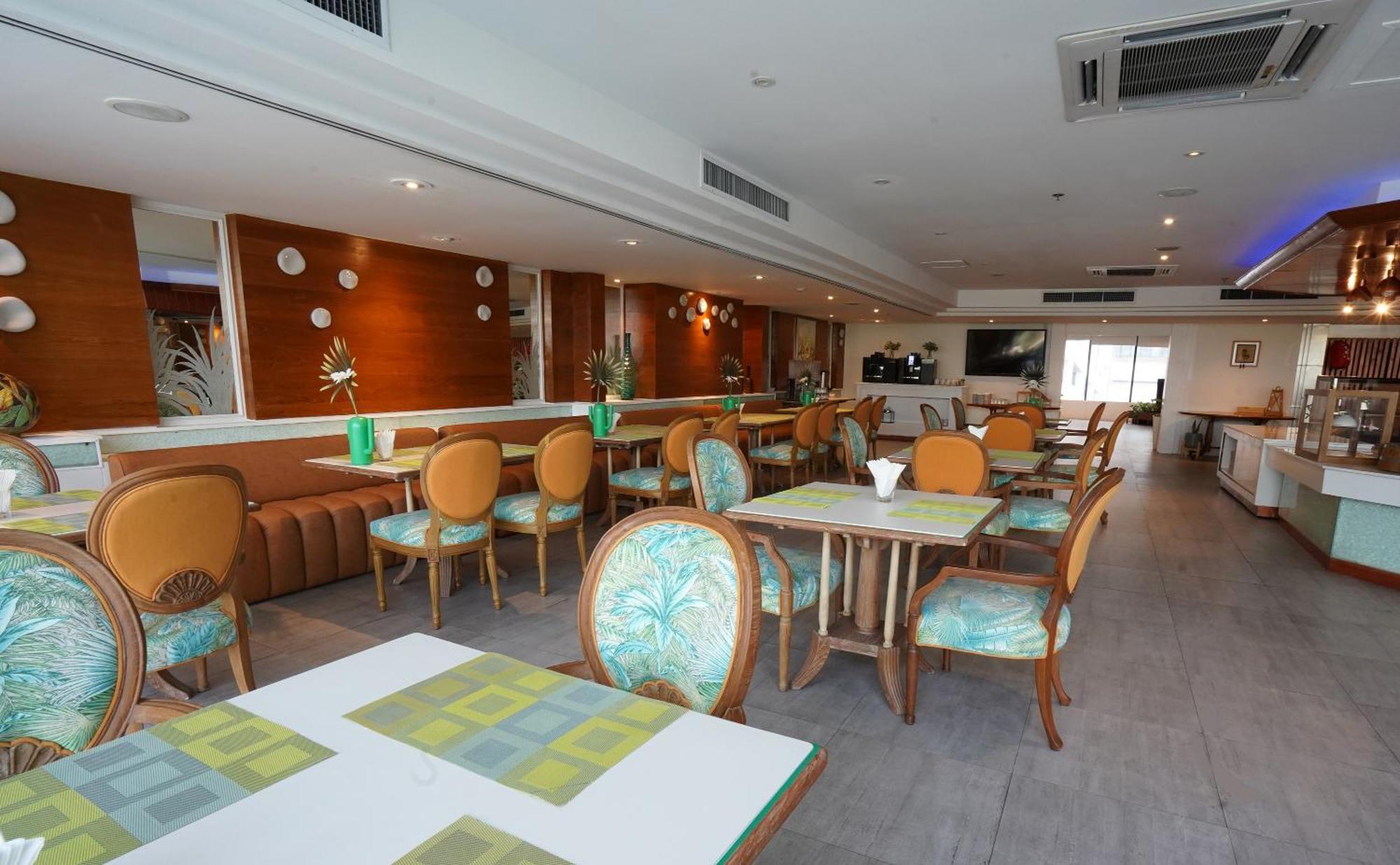 Bangkok Hotel Lotus Sukhumvit 33 By Compass Hospitality Exterior photo